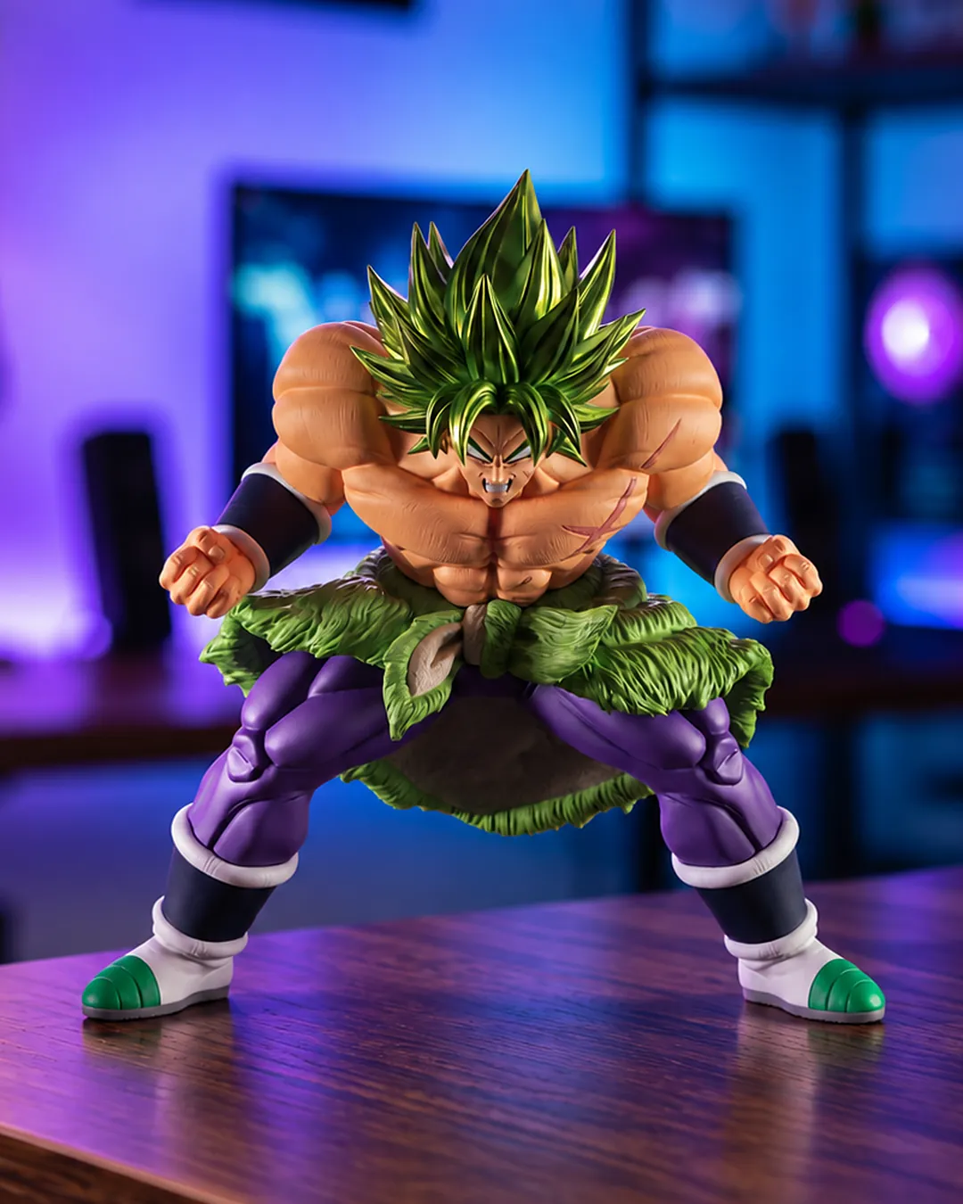 Broly Super Saiyan en pose de combate, figura Blood of Saiyans Special XVII de Banpresto