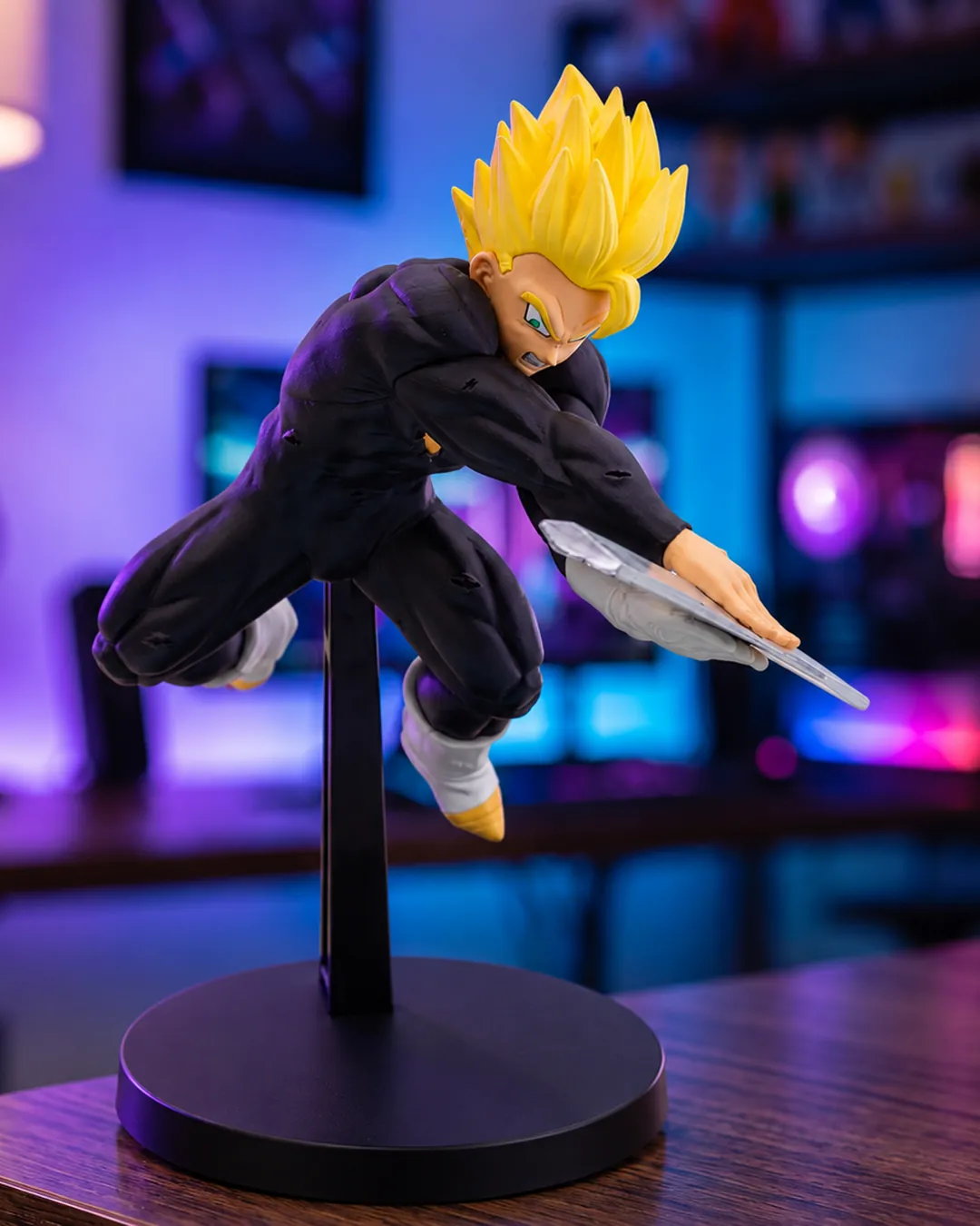 Son Gohan Super Saiyan lanzándose con la Espada Z, figura Match Makers de Banpresto